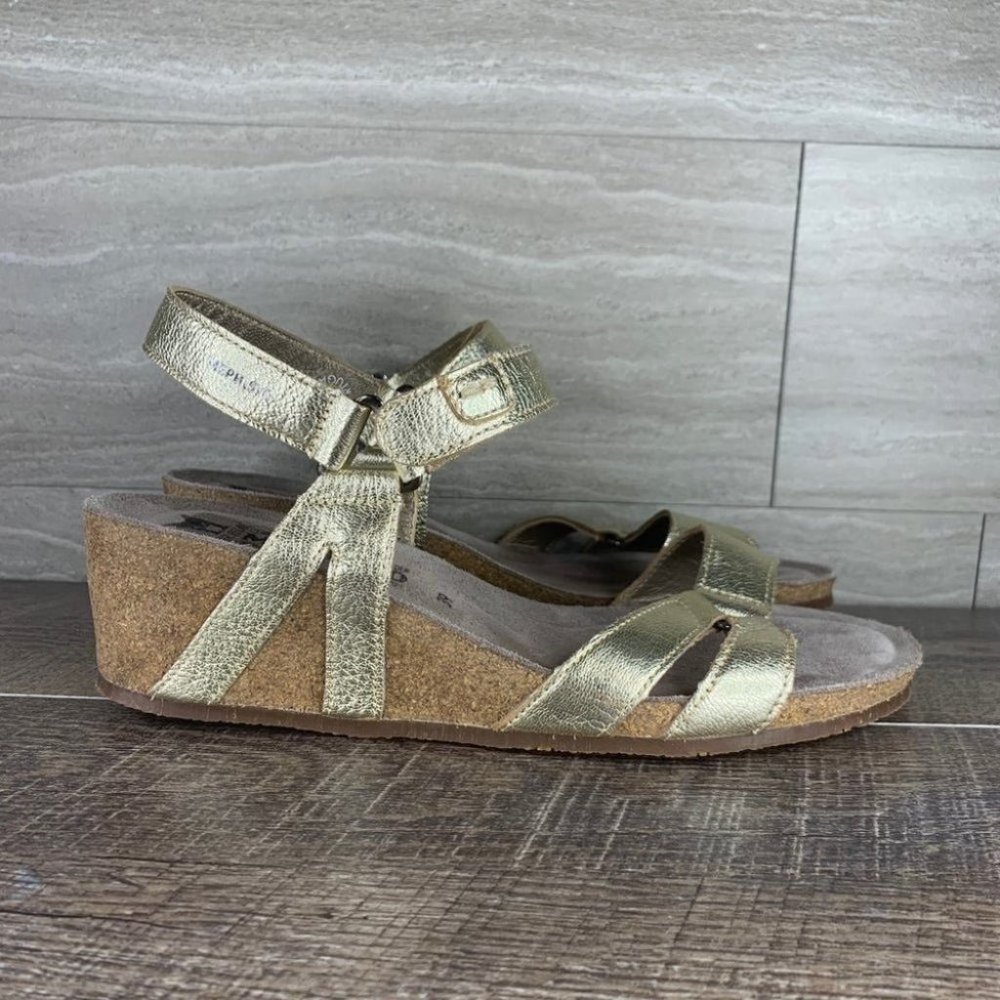 Women’s Mephisto Platform Metallic Sandals